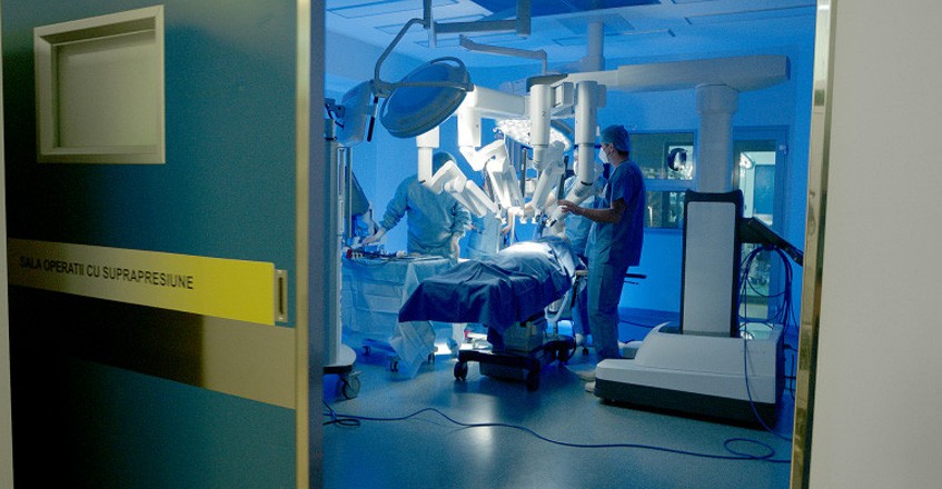 Chirurgia robotică este chirurgie minim invazivă la superlativ